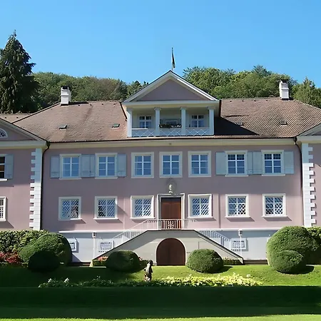 Apartment Ueber Den Daechern Von *
