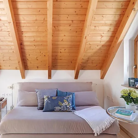 Apartment über Den Dächern Von