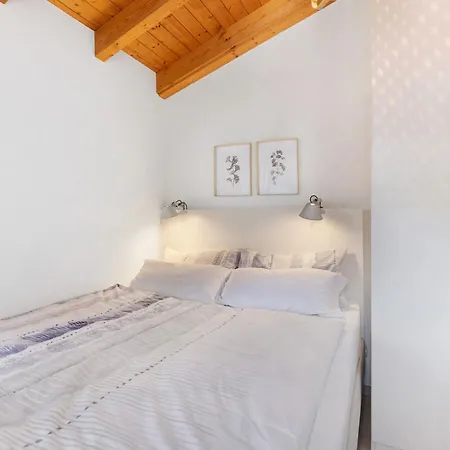 Ueber Den Daechern Von *