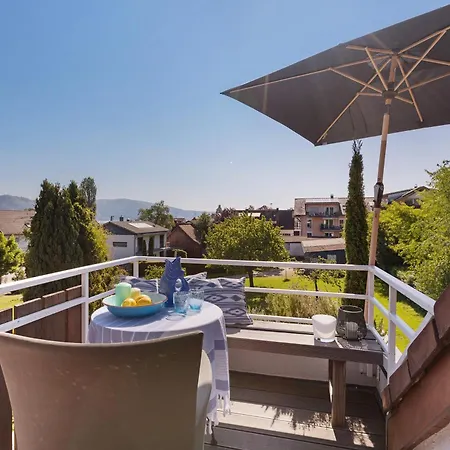 아파트 Ueber Den Daechern Von *