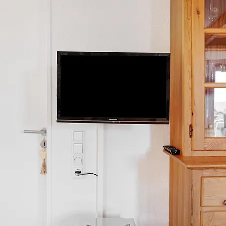 아파트 Ueber Den Daechern Von *